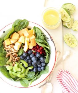 Berries and Spinach Salad