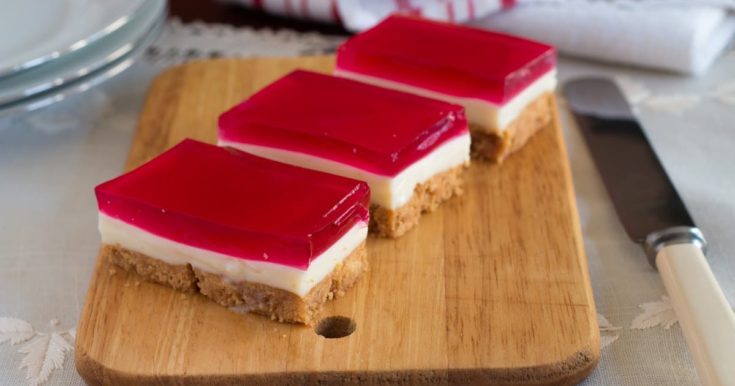 Double cherry cheesecake jelly slice